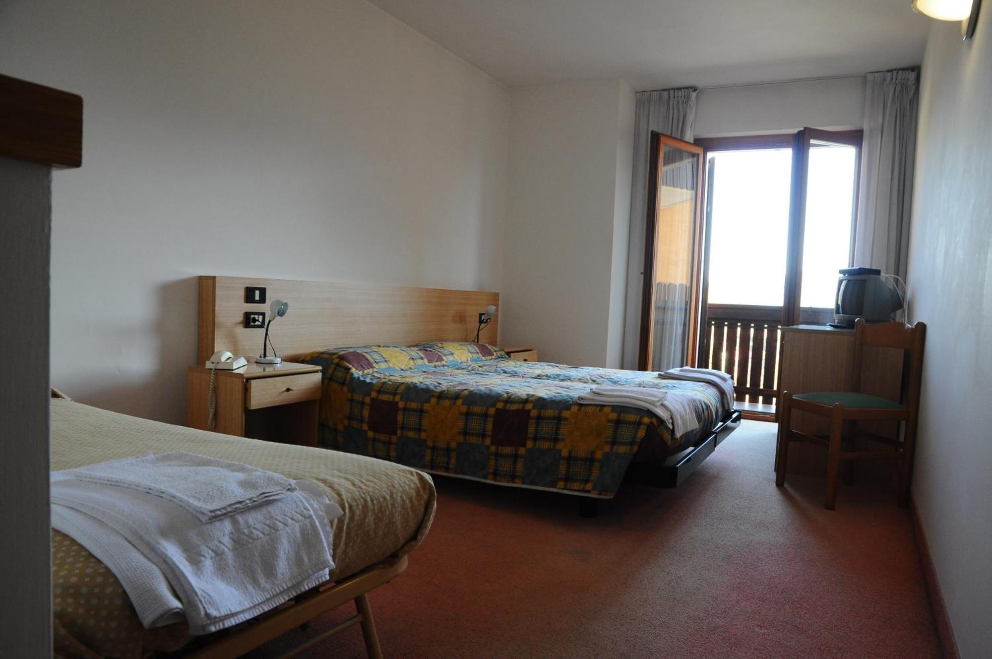 Hotel Cristina تينو الغرفة الصورة